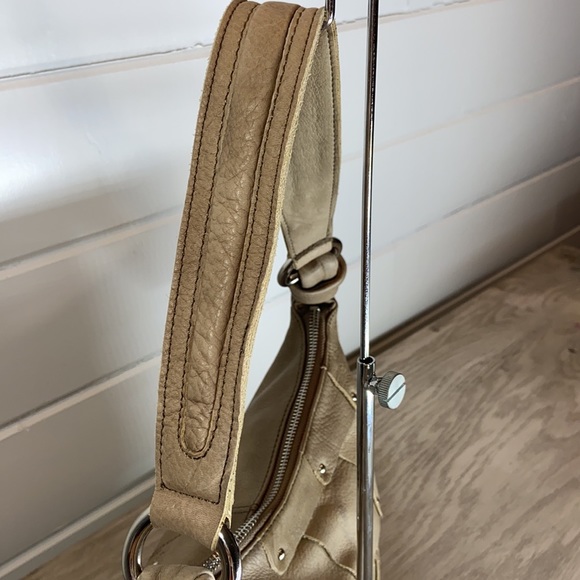 B Makowsky Pieced and Riveted Leather Shoulder Bag EUC - Picture 7 of 10